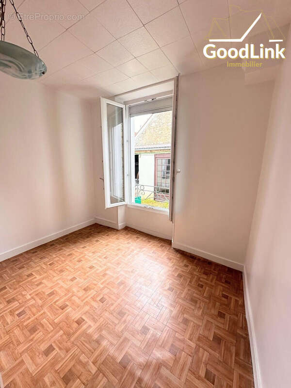 Maison à DAMMARIE-LES-LYS