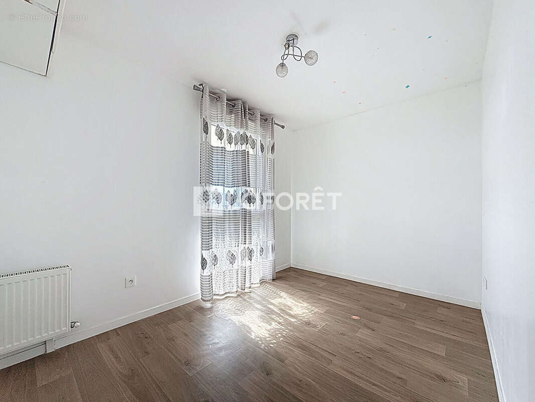 Appartement à MOISSY-CRAMAYEL