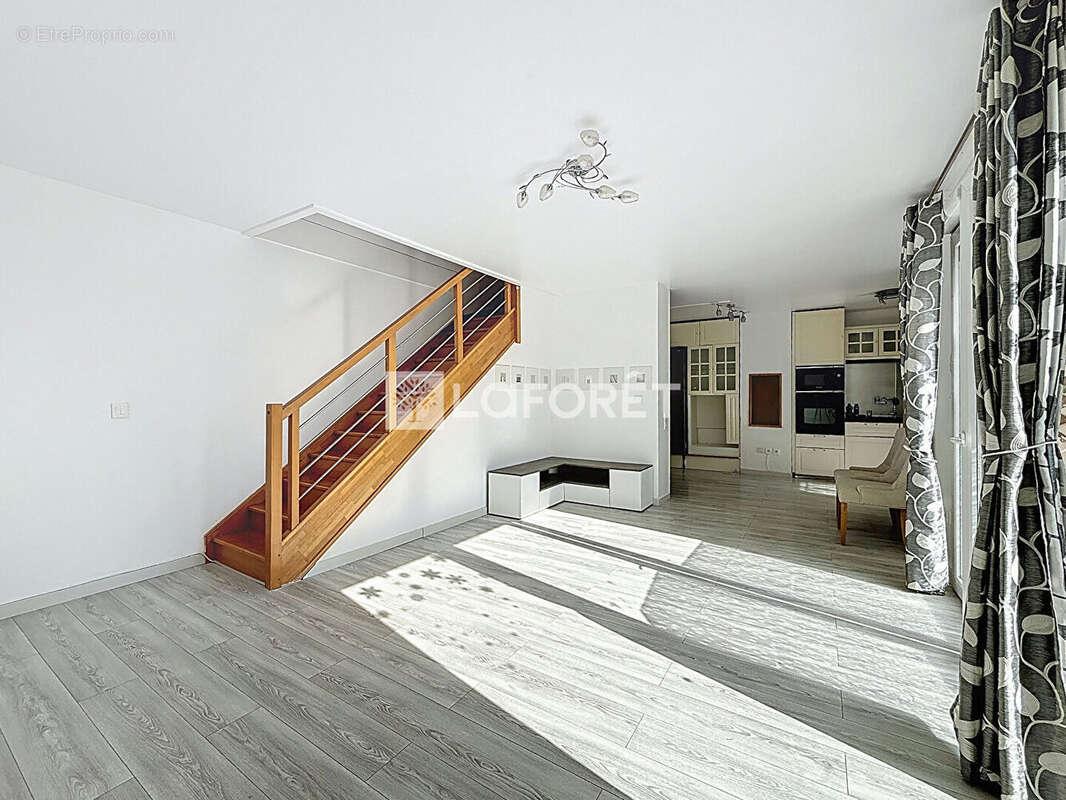 Appartement à MOISSY-CRAMAYEL