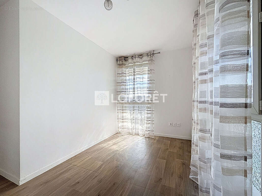 Appartement à MOISSY-CRAMAYEL