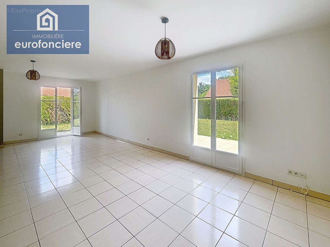 Maison à CRENEY-PRES-TROYES