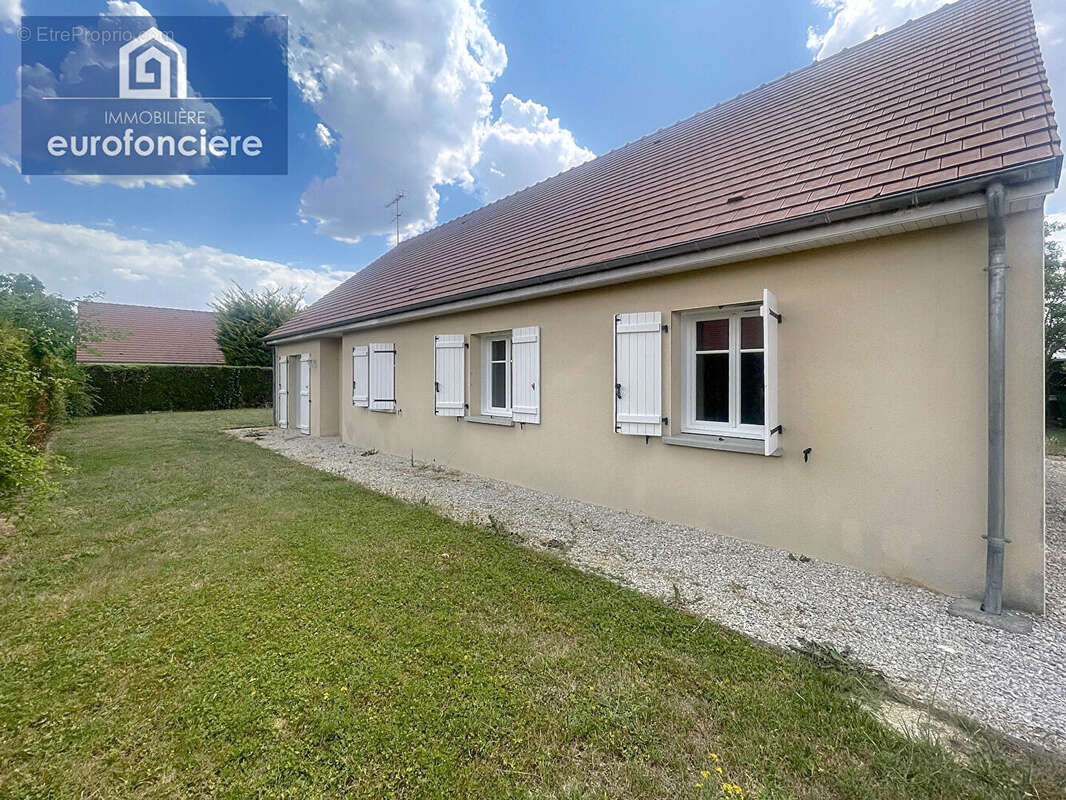 Maison à CRENEY-PRES-TROYES