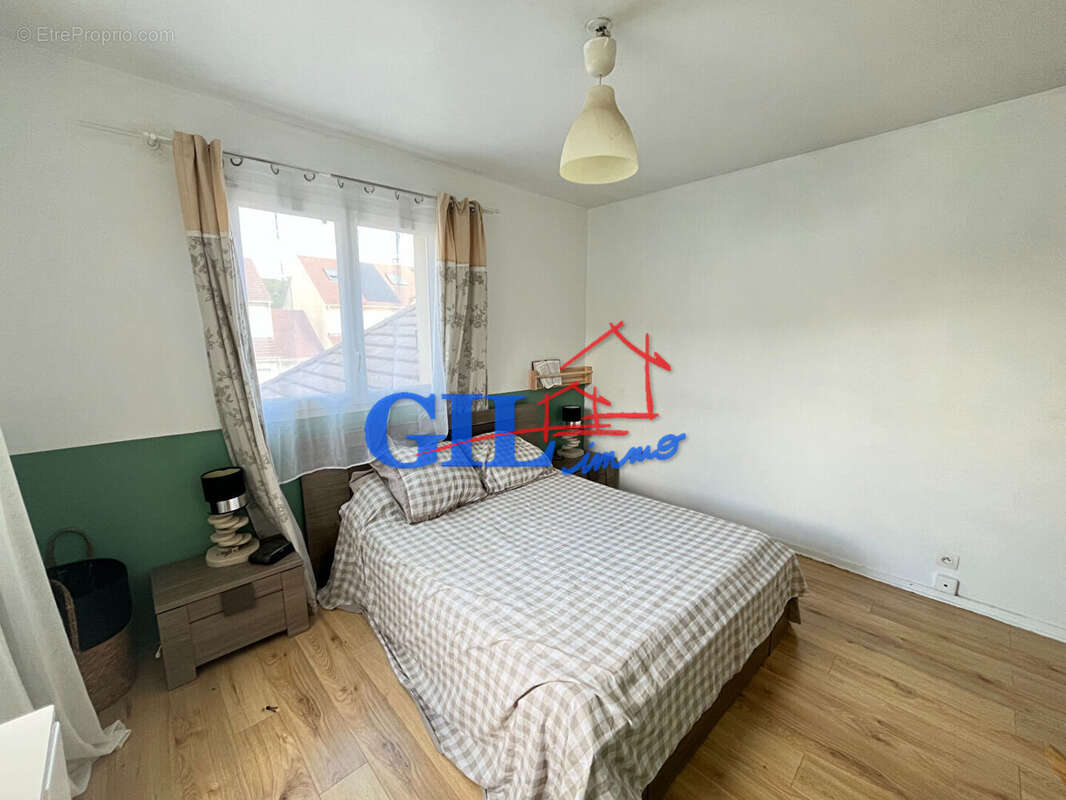 Maison à SAVIGNY-LE-TEMPLE