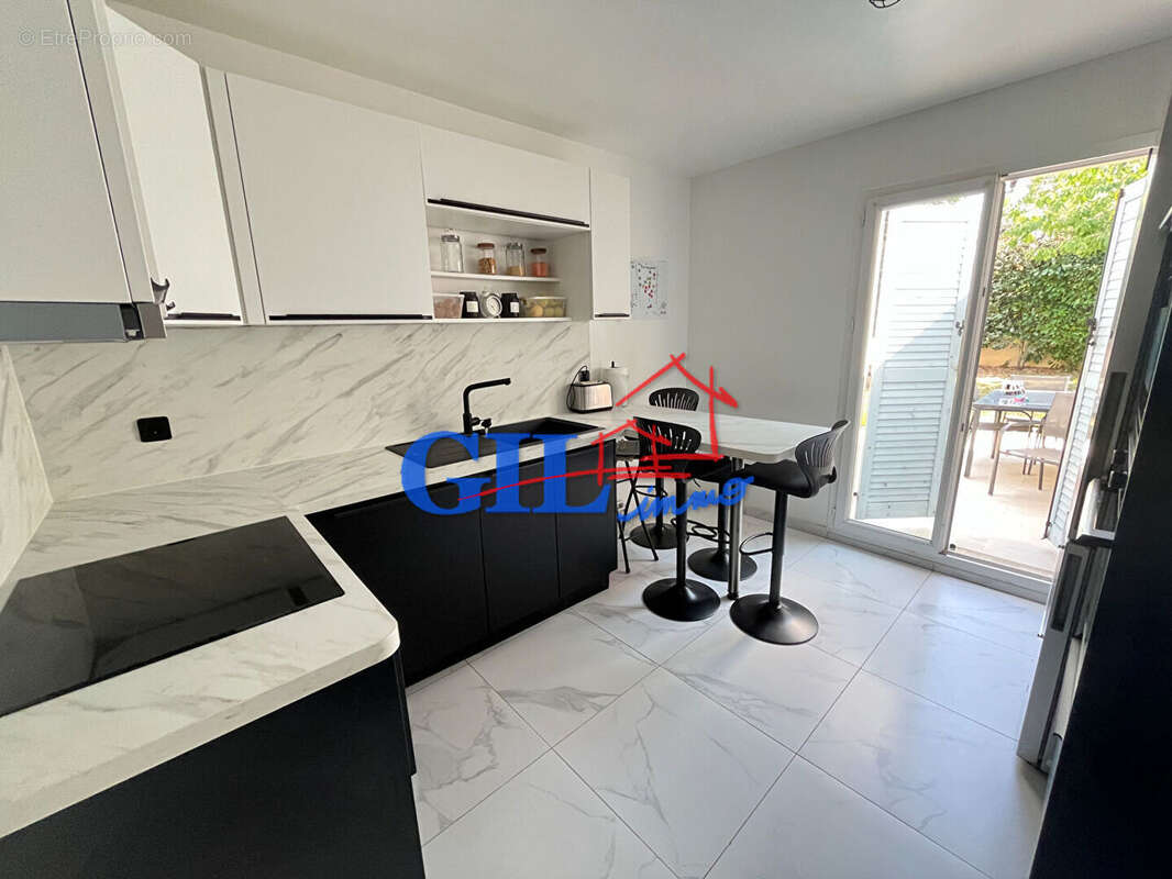 Maison à SAVIGNY-LE-TEMPLE