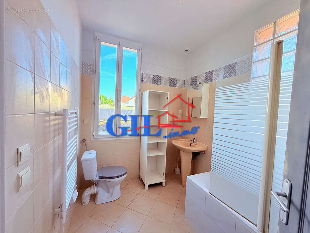 Maison à SAVIGNY-LE-TEMPLE