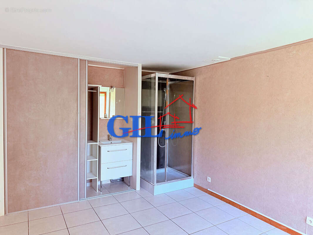 Maison à SAVIGNY-LE-TEMPLE