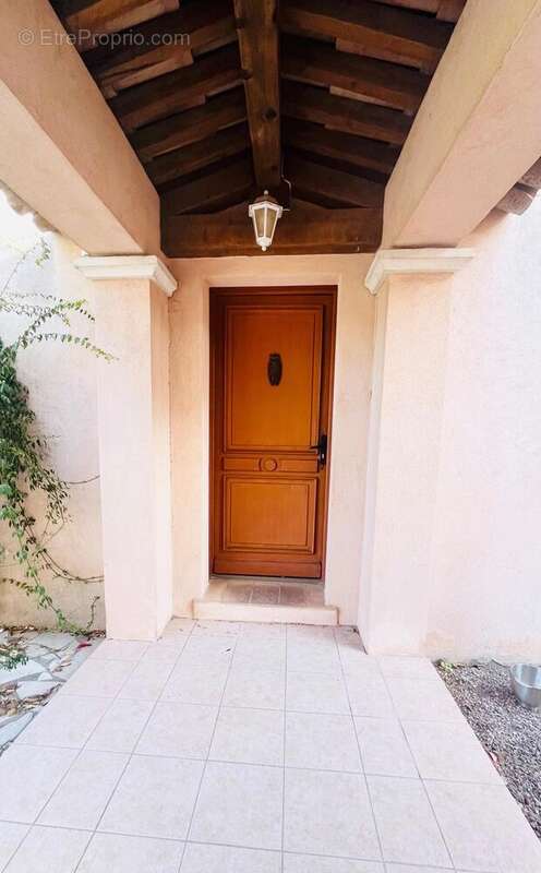 Photo 2 - Maison à SAINT-RAPHAEL