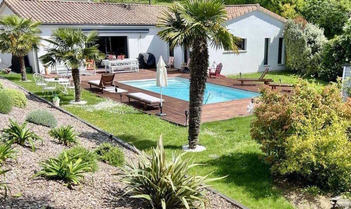 Photo 1 - Maison à CHANIERS