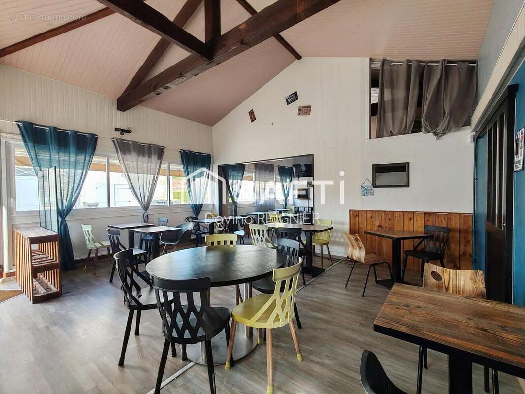 Photo 3 - Commerce à TESSON