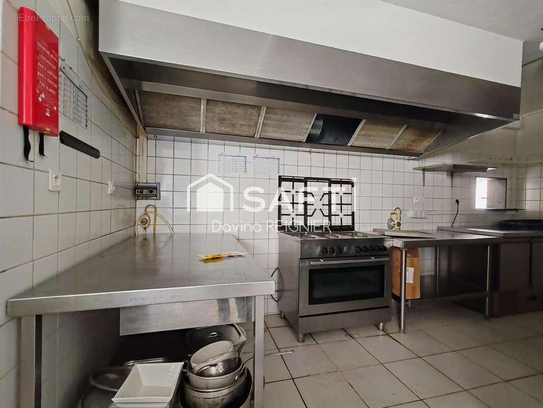 Photo 7 - Commerce à TESSON