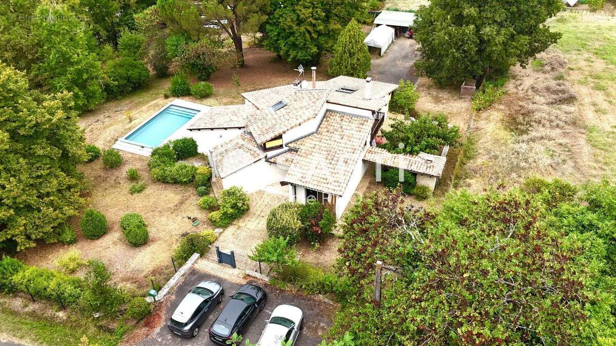 Photo 2 - Maison à BIRAC-SUR-TREC