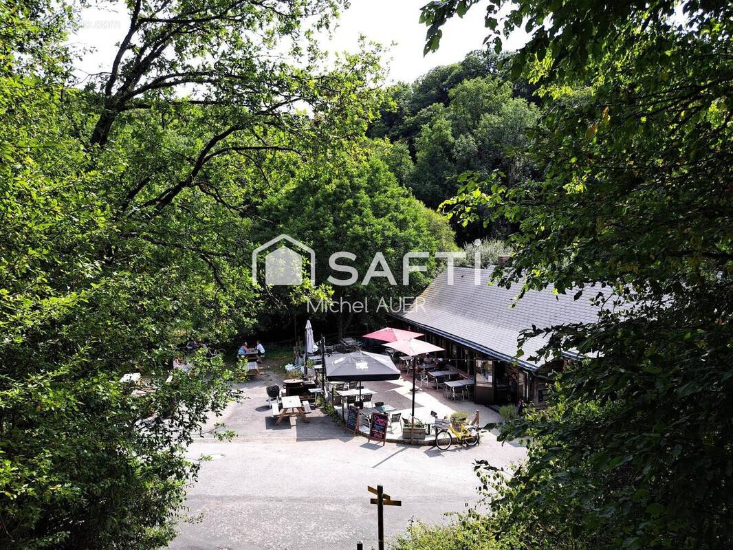 Photo 1 - Commerce à SAINT-BERTHEVIN