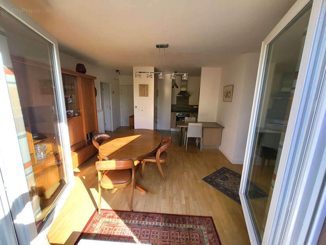 Appartement à LES CLAYES-SOUS-BOIS