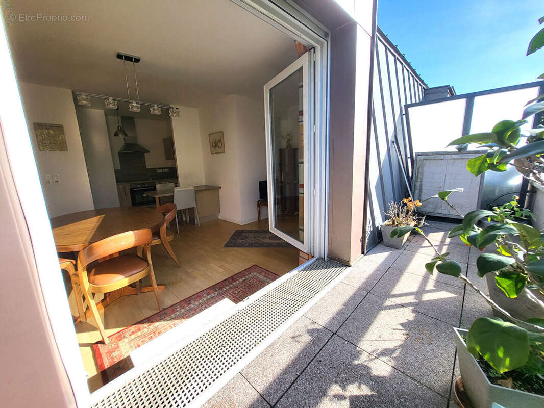 Appartement à LES CLAYES-SOUS-BOIS