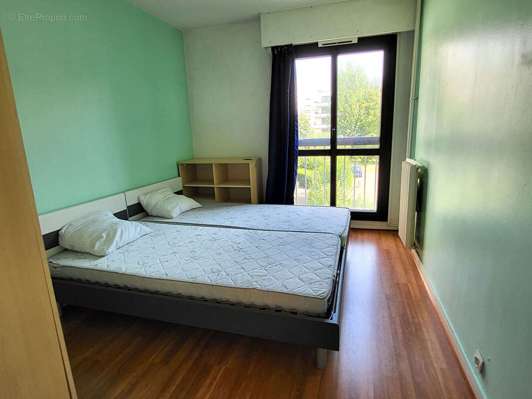 Appartement à LES CLAYES-SOUS-BOIS