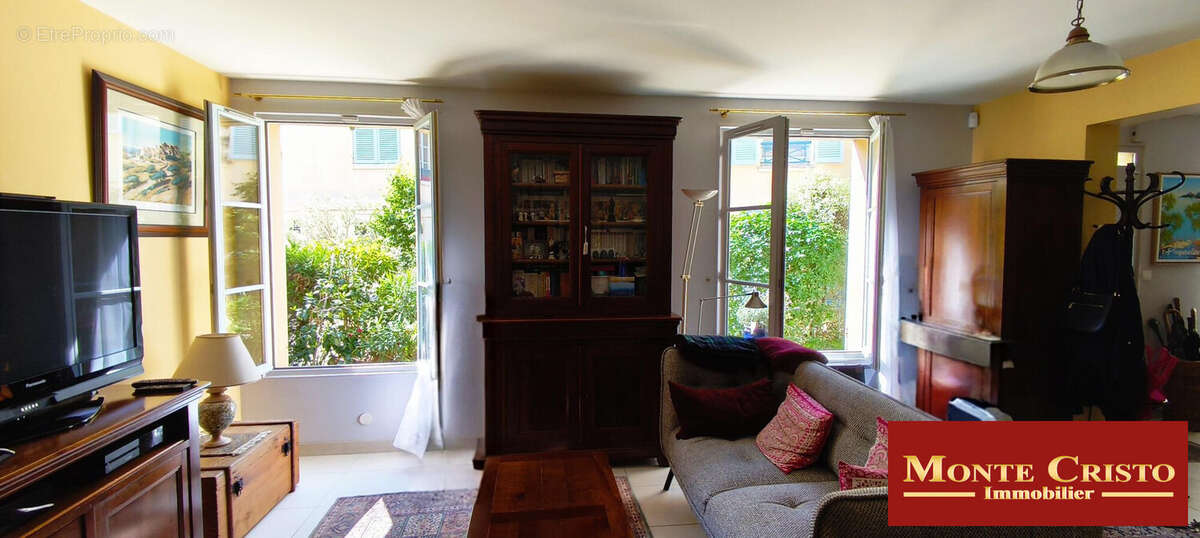 salon - Maison à VERSAILLES