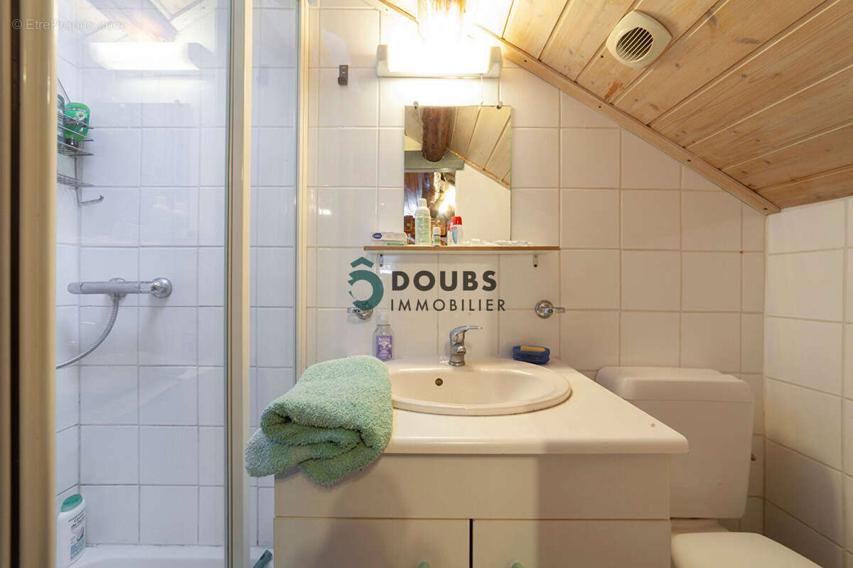 Appartement à FERRIERES-LE-LAC