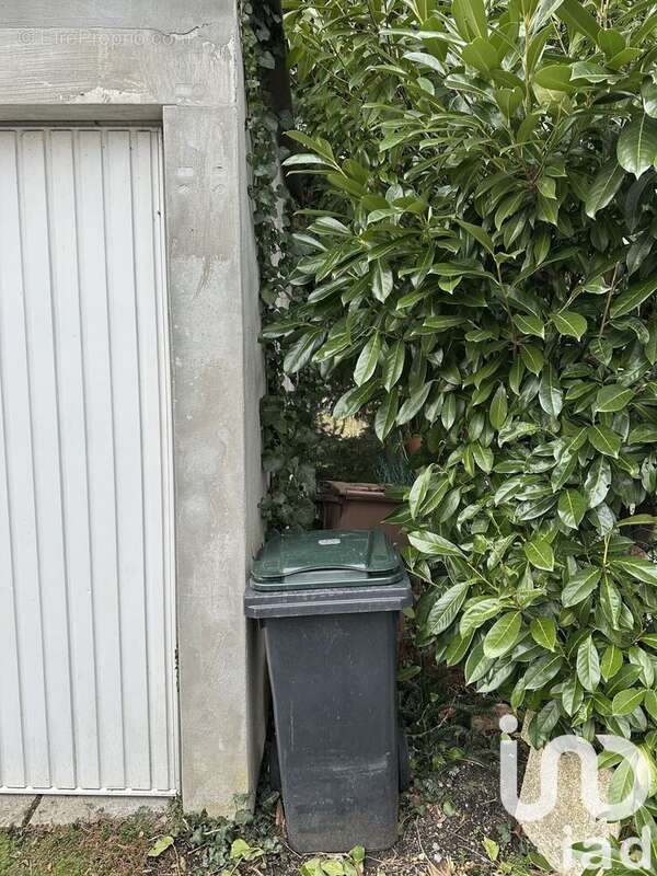 Photo 5 - Parking à VIERZON