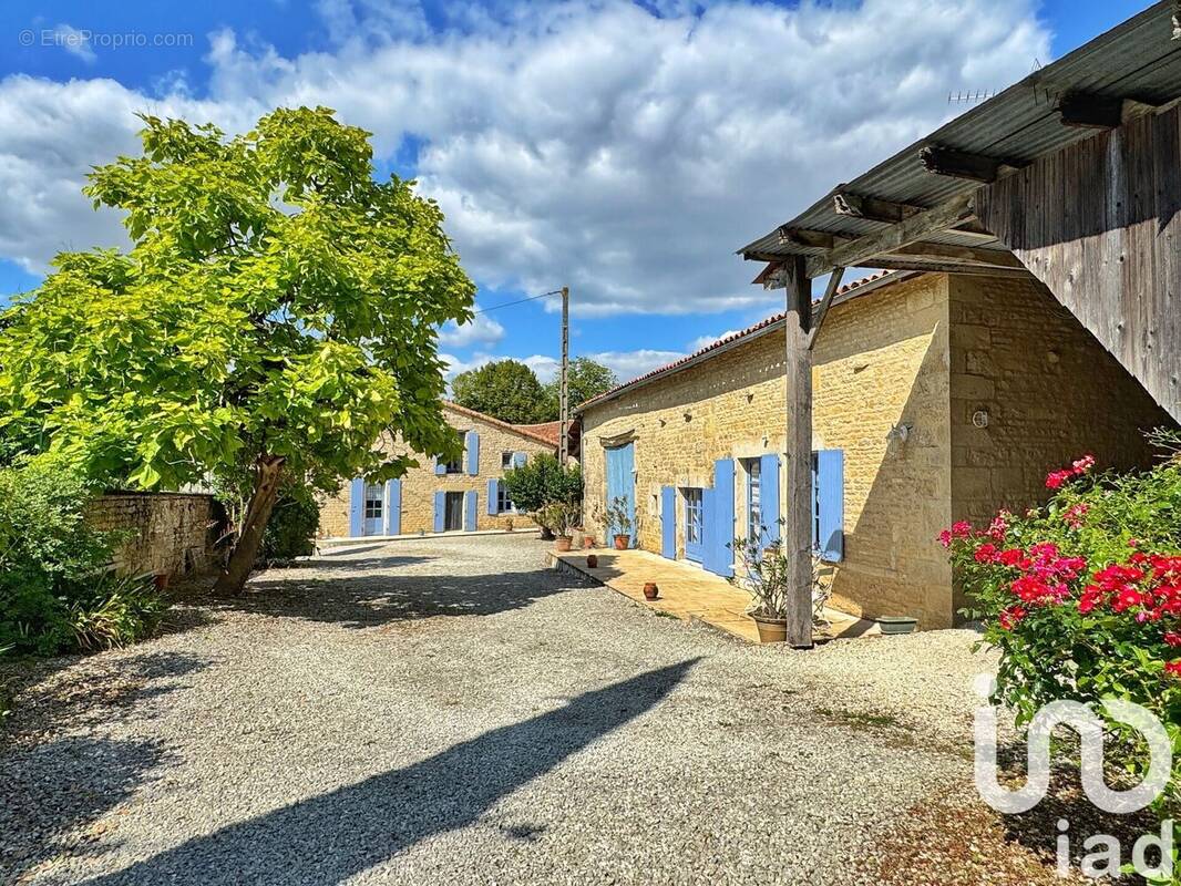 Photo 1 - Maison à JUILLE