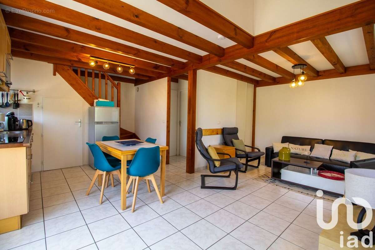 Photo 2 - Maison à SAINT-JULIEN-EN-BORN