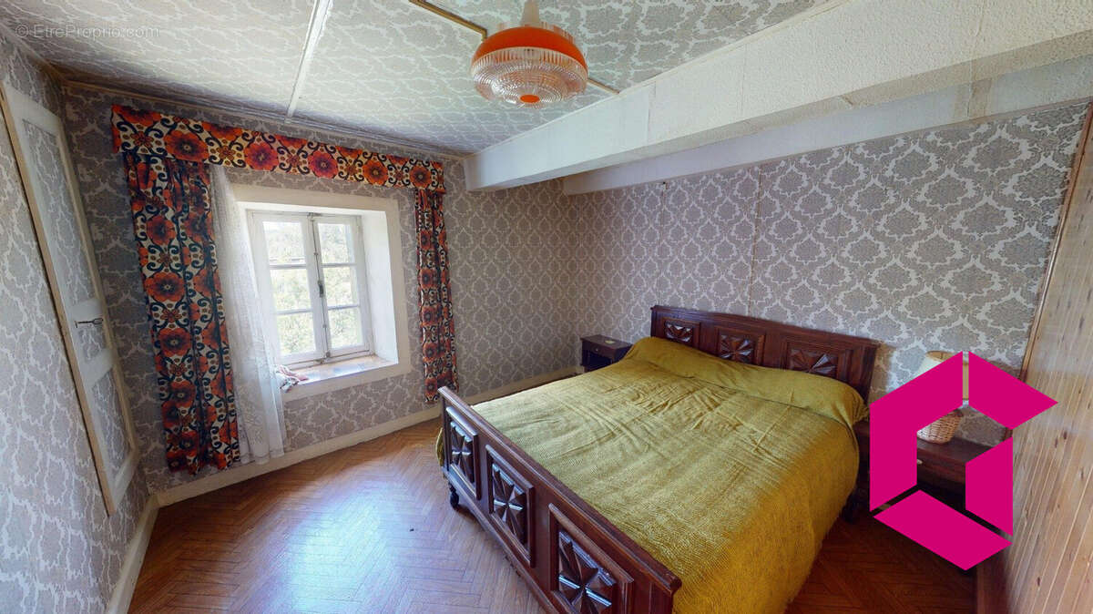 Maison à SAINT-PAL-DE-CHALENCON