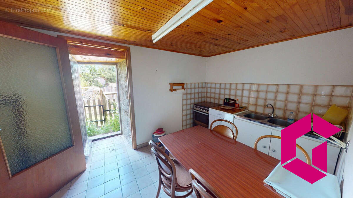 Maison à SAINT-PAL-DE-CHALENCON