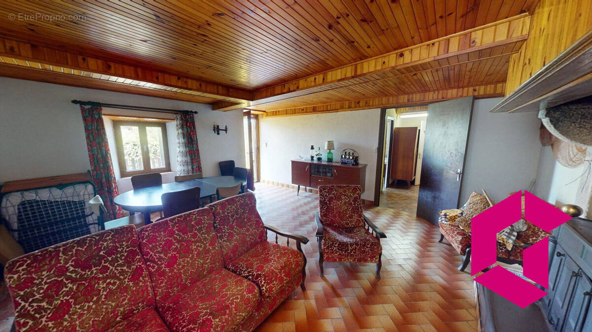 Maison à SAINT-PAL-DE-CHALENCON