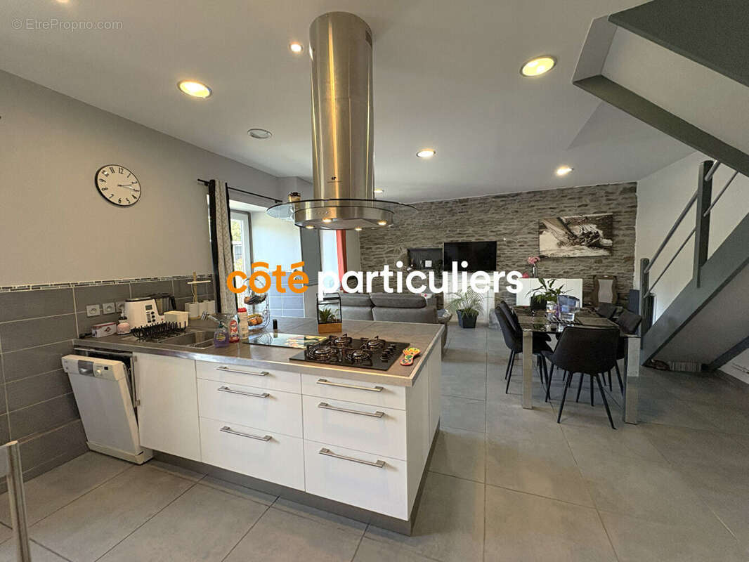 Maison à CHATEAUNEUF-D&#039;ILLE-ET-VILAINE