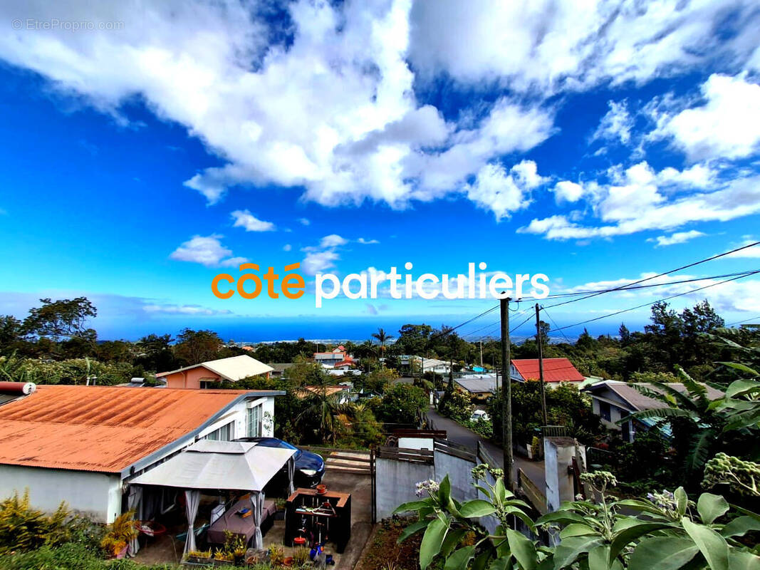 Terrain à LE TAMPON