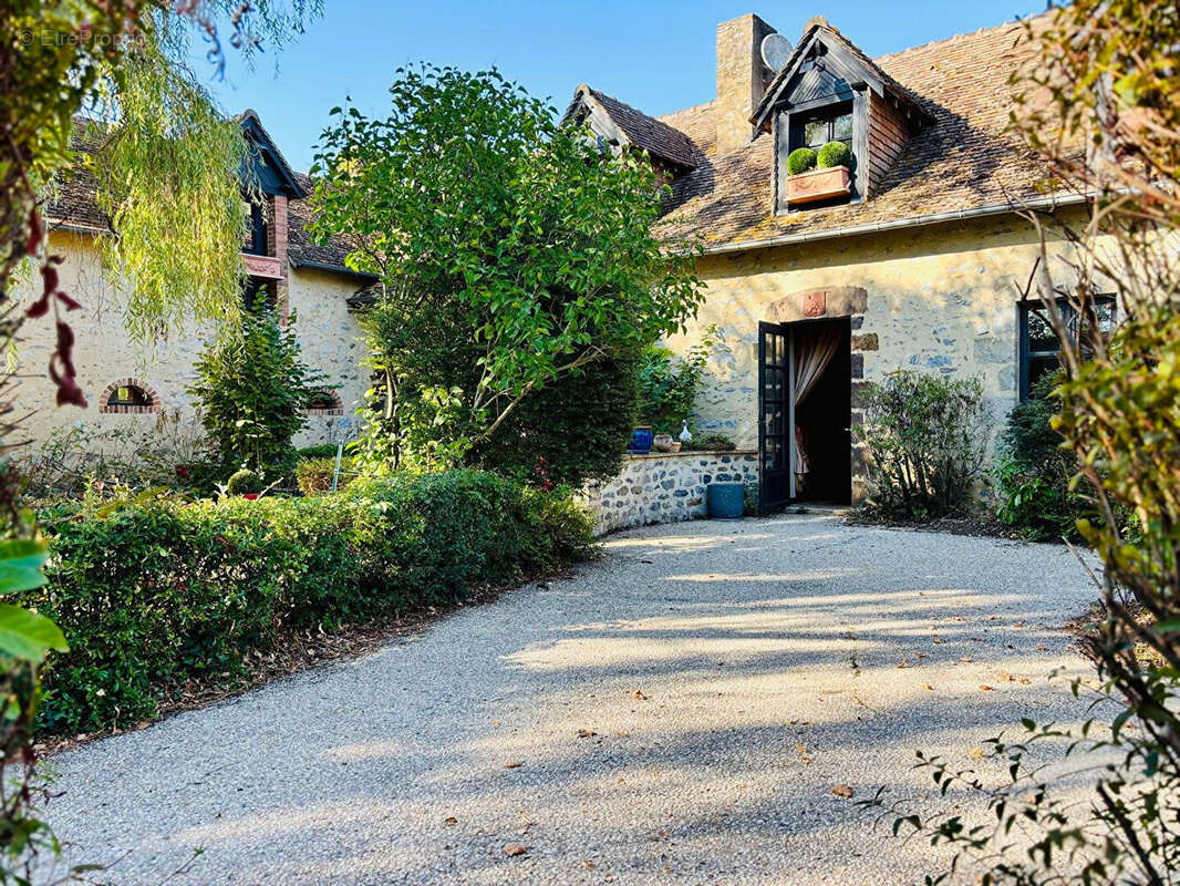 Maison à FRESNAY-SUR-SARTHE