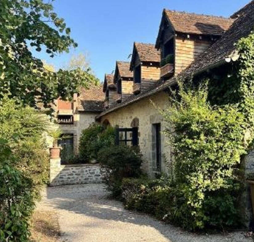 Maison à FRESNAY-SUR-SARTHE