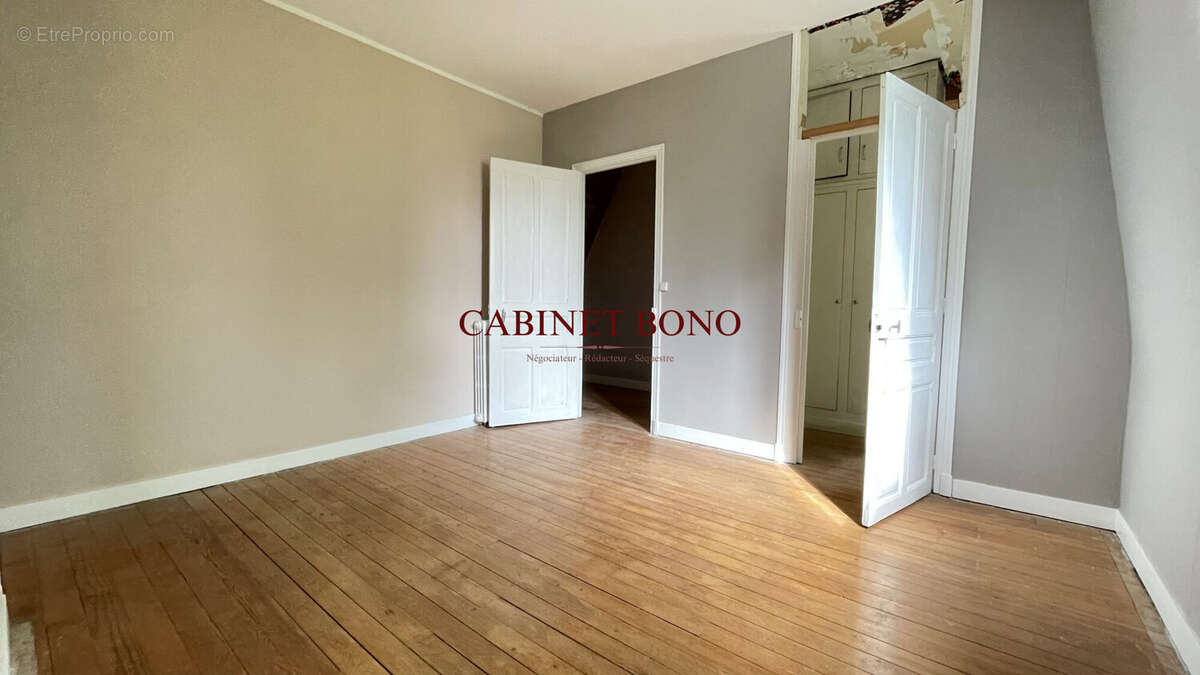 Chambre 4 - Maison à CHAUNY