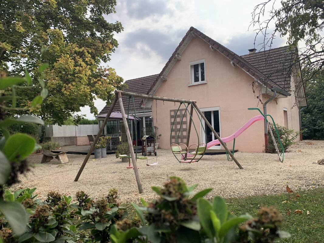 Maison à CHAMPDOTRE