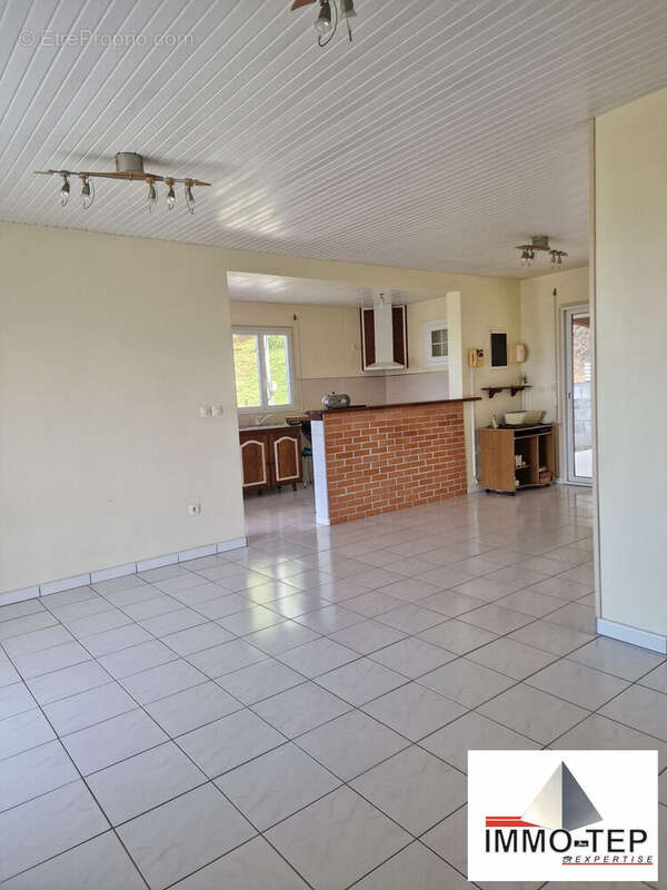 Maison à RIVIERE-PILOTE