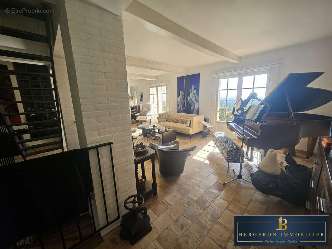 Salon  - Maison à LE TIGNET