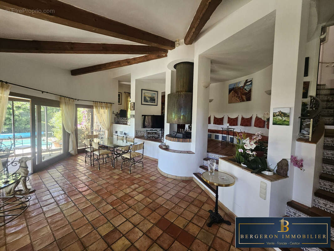 Séjour - Maison à CABRIS