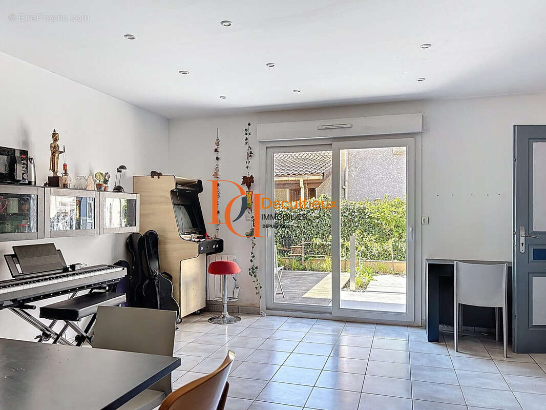 Maison à VAULX-EN-VELIN