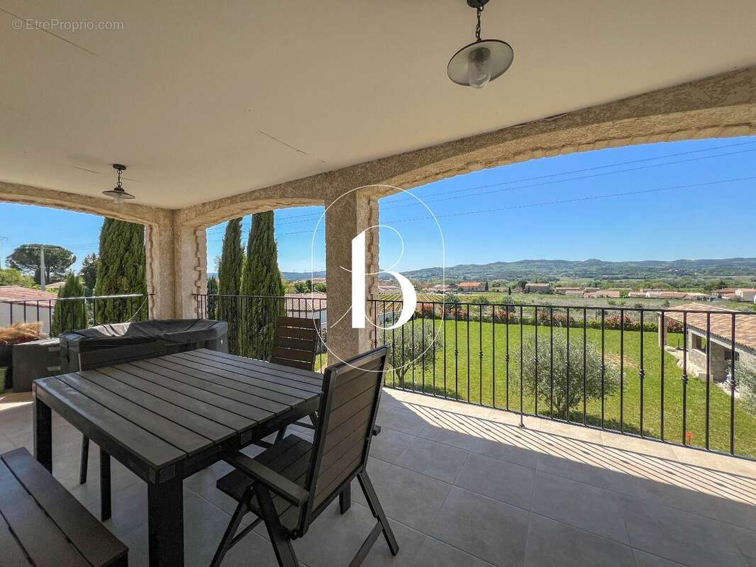 Maison à GOUDARGUES