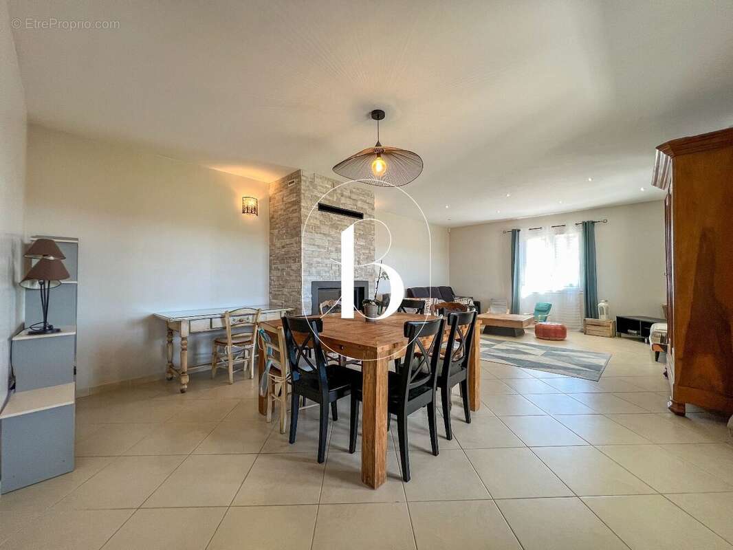 Maison à GOUDARGUES