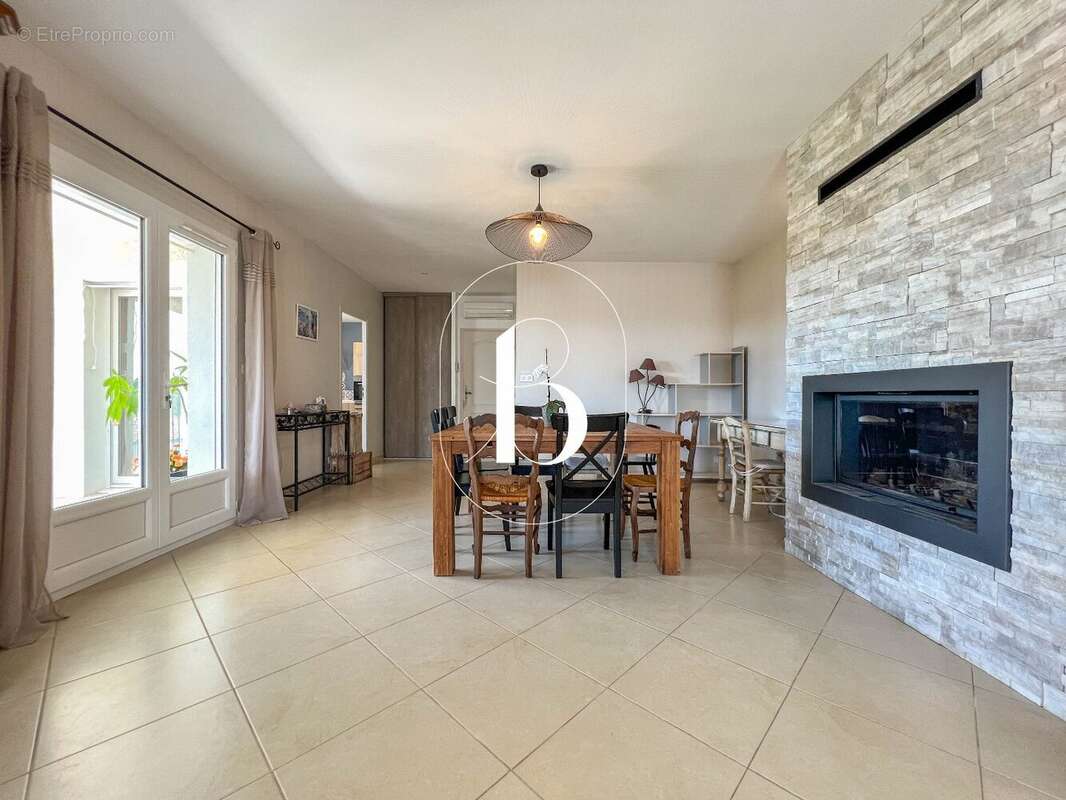 Maison à GOUDARGUES