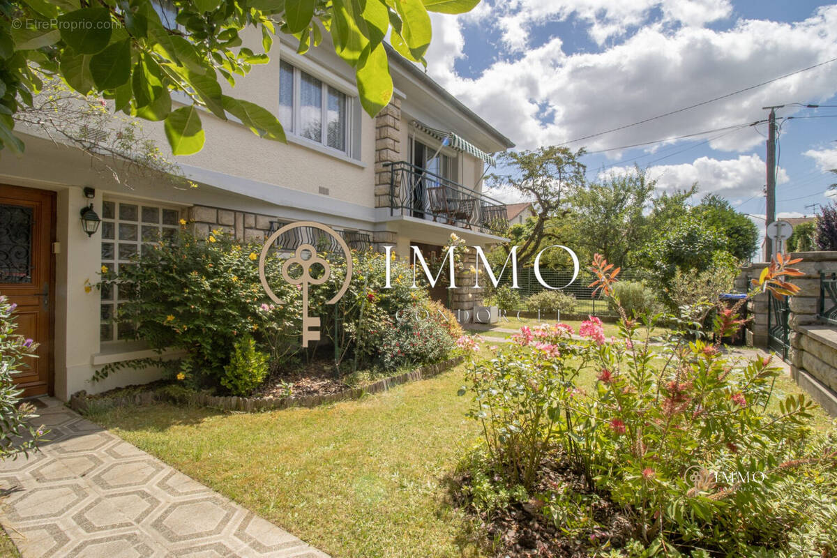 Maison à L'HAY-LES-ROSES