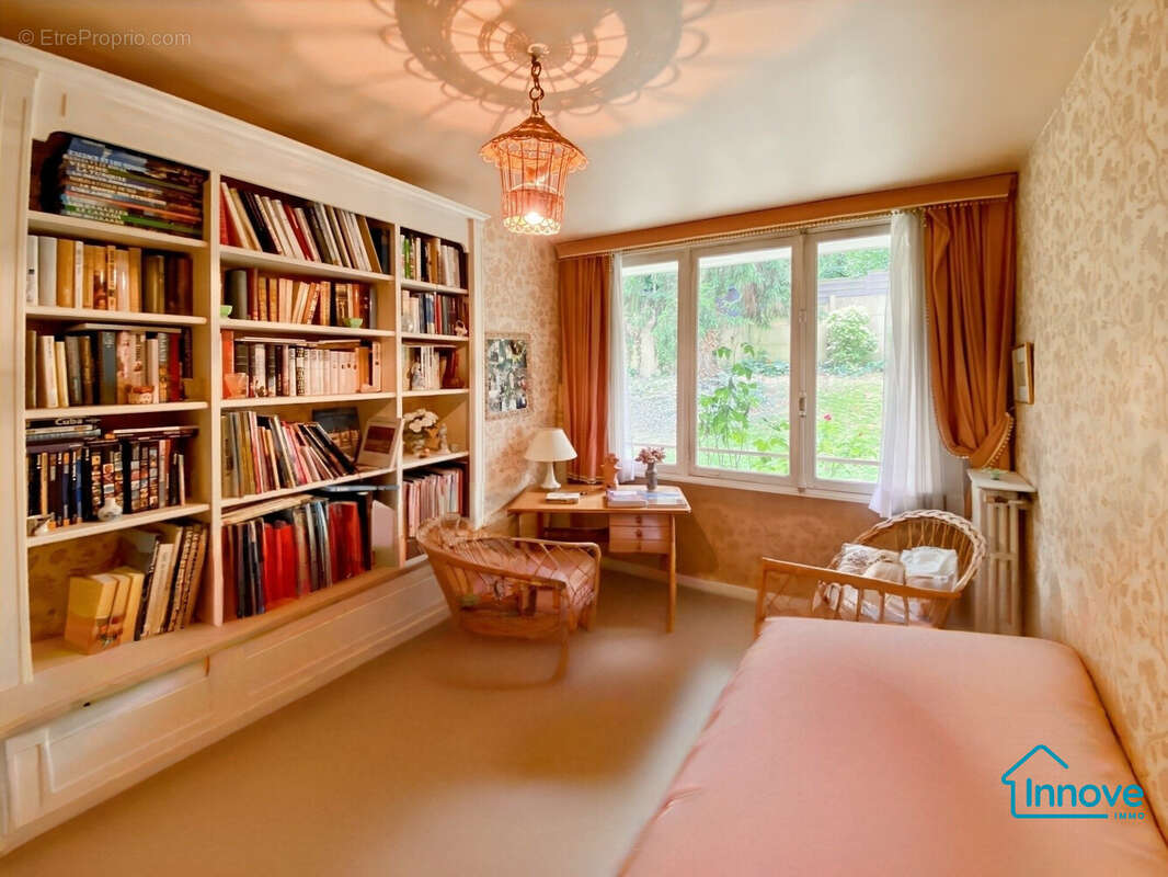 Appartement à LE PLESSIS-ROBINSON