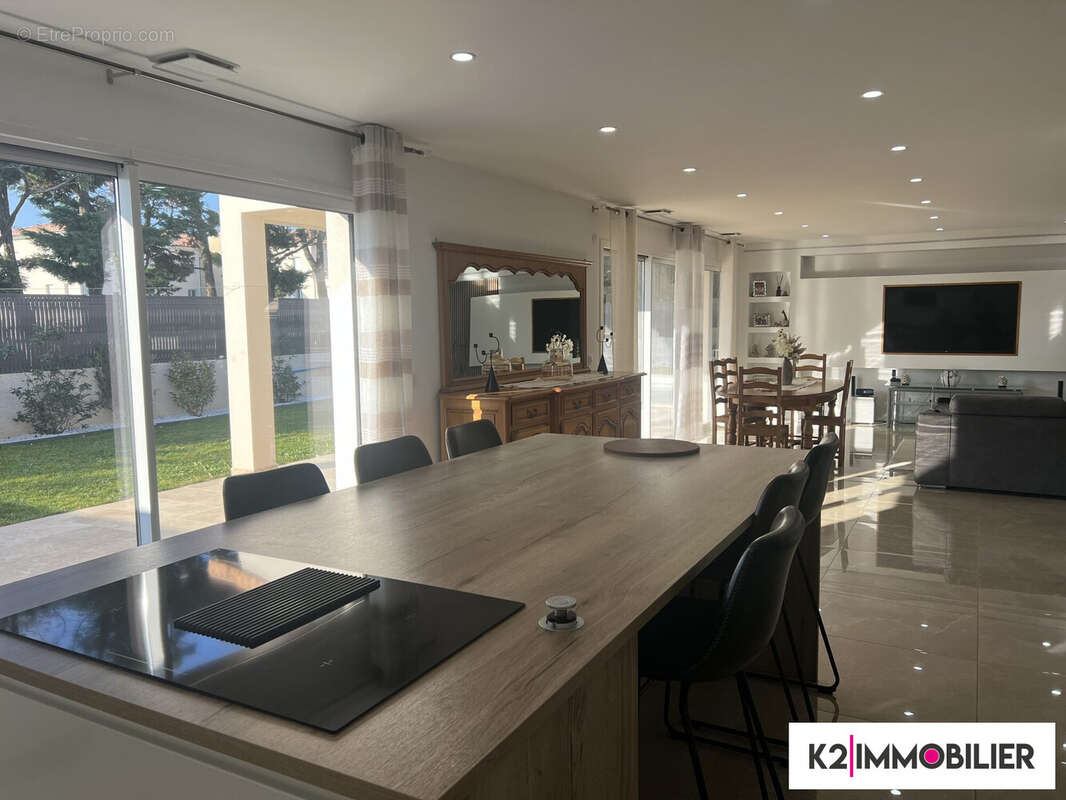 Maison à MONTELIMAR