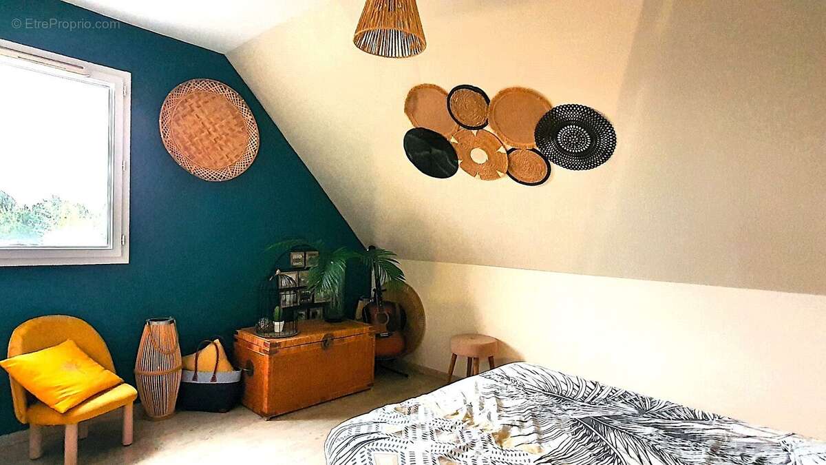 Maison à SAINT-LAMBERT-DU-LATTAY