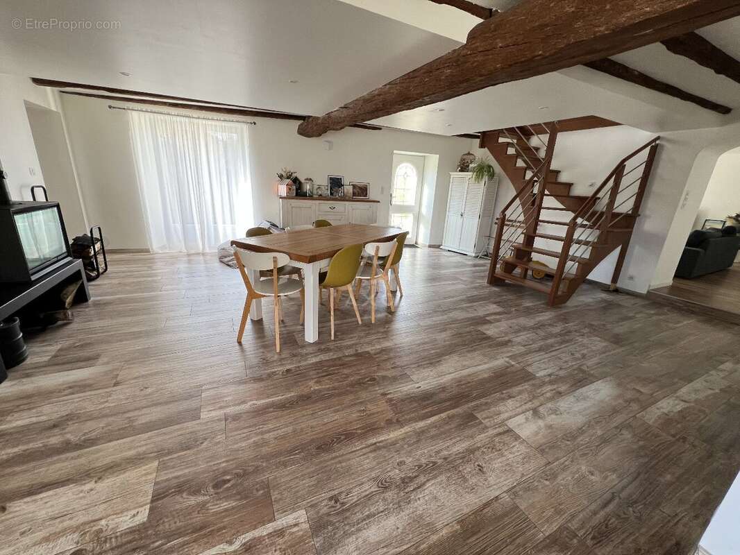 Maison à VIEILLEVIGNE