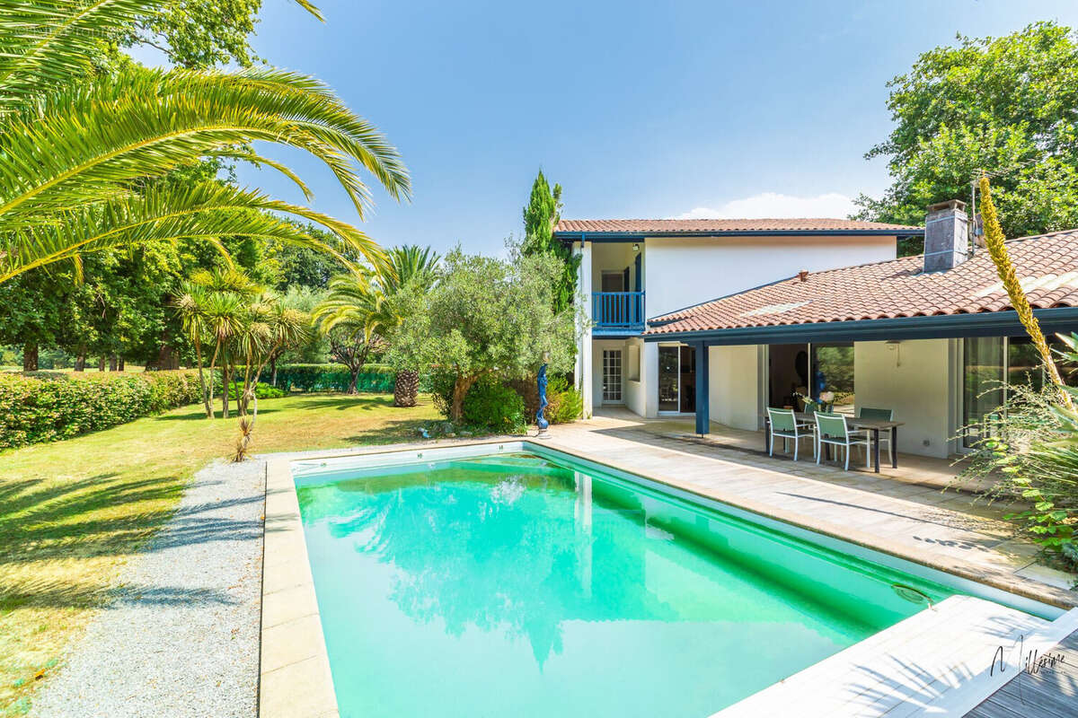 Maison à BASSUSSARRY