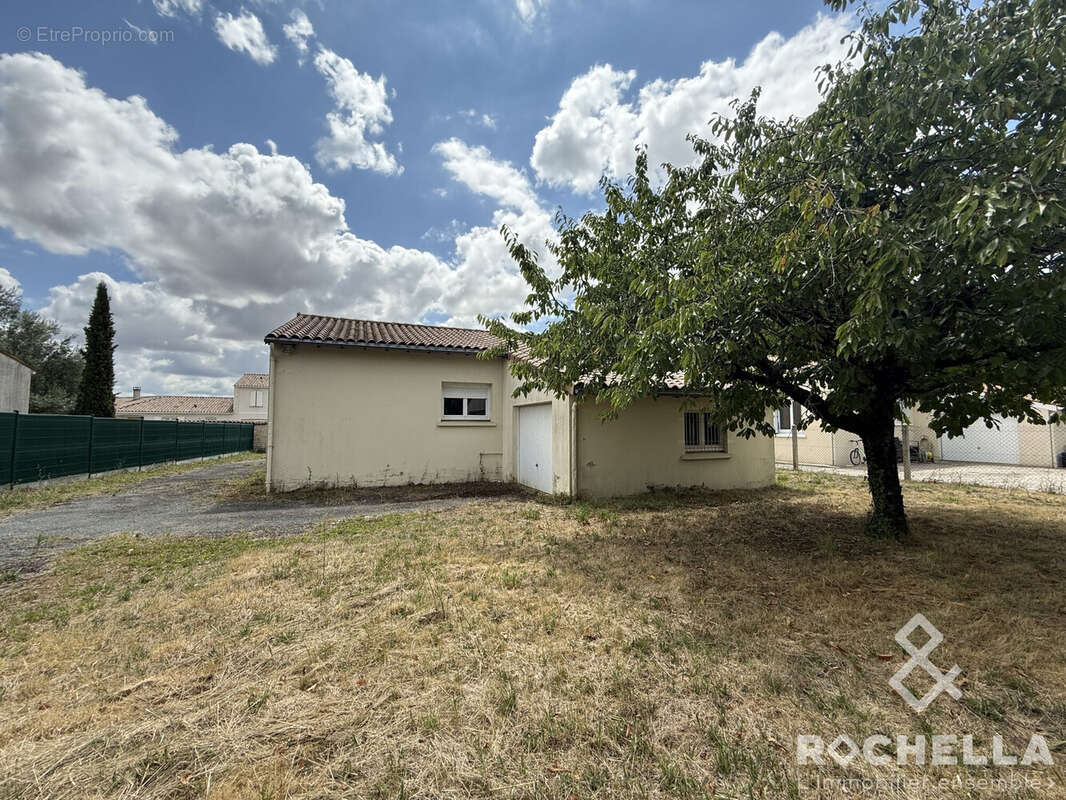 Maison à SAINT-JULIEN-DE-L&#039;ESCAP