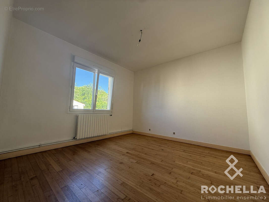 Maison à SAINT-JULIEN-DE-L&#039;ESCAP