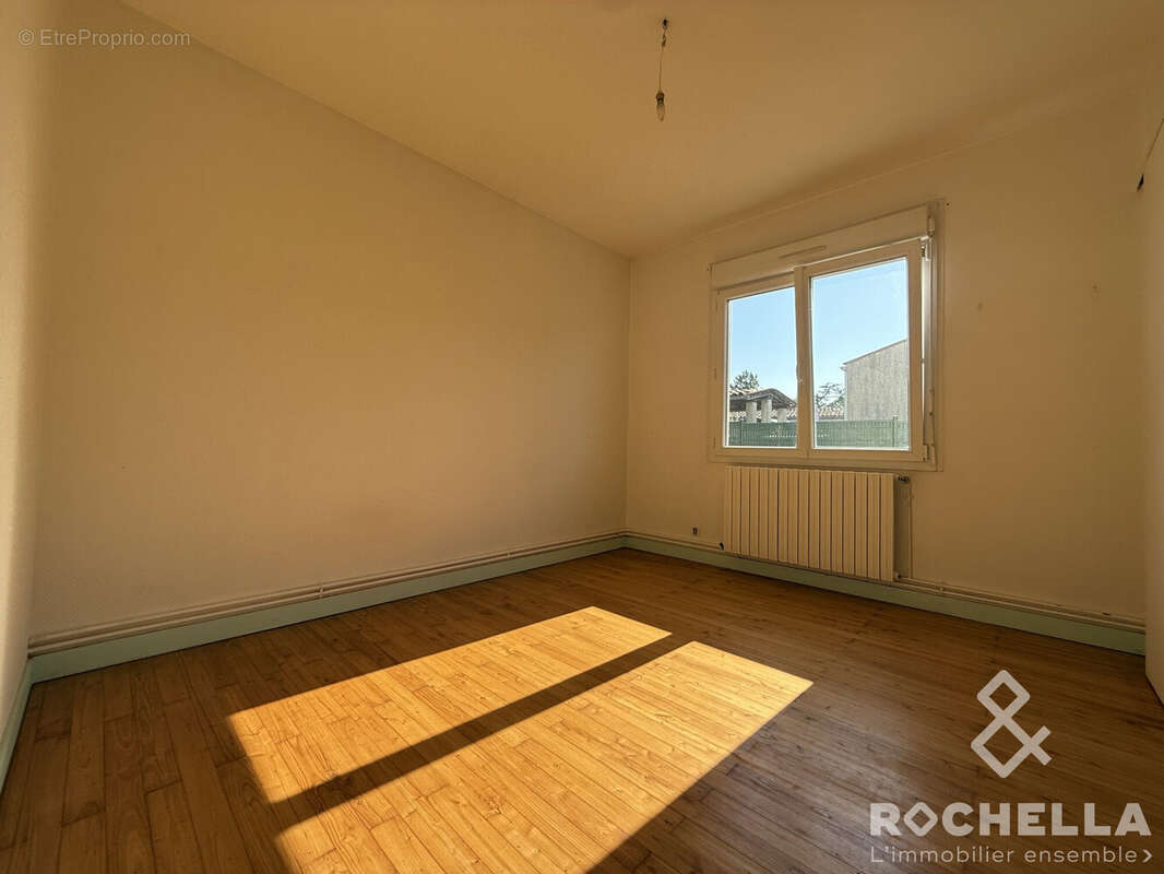 Maison à SAINT-JULIEN-DE-L&#039;ESCAP