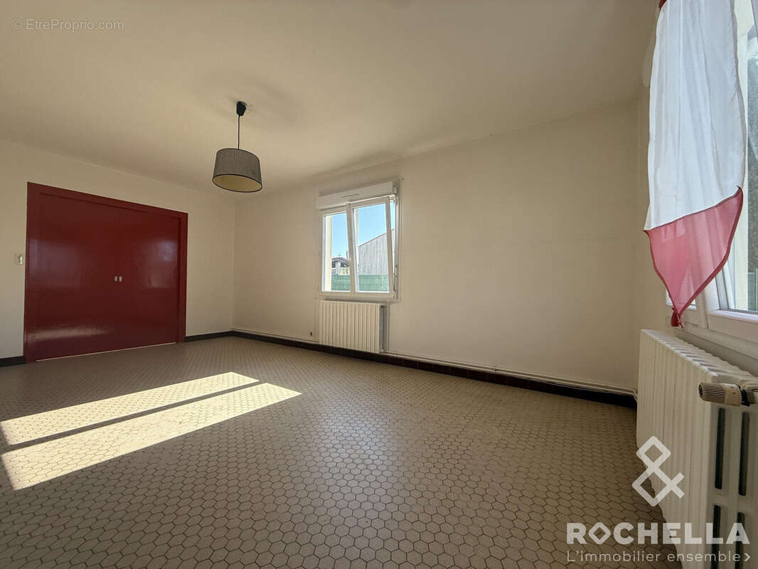 Maison à SAINT-JULIEN-DE-L&#039;ESCAP